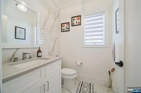 529 Lincoln Street Palisades Park NJ 07650