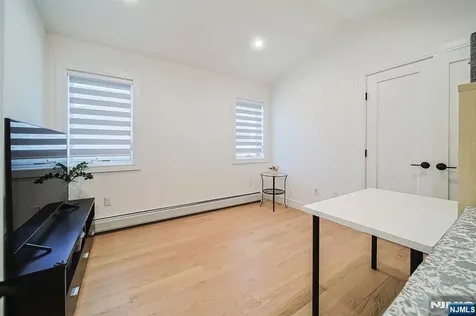 529 Lincoln Street Palisades Park NJ 07650
