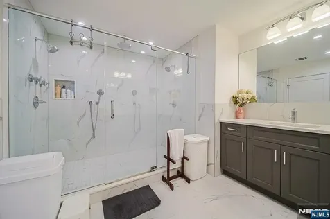 529 Lincoln Street Palisades Park NJ 07650