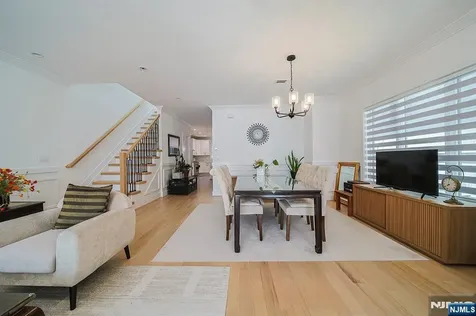 529 Lincoln Street Palisades Park NJ 07650