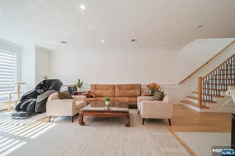 529 Lincoln Street Palisades Park NJ 07650