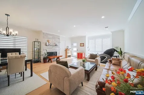 529 Lincoln Street Palisades Park NJ 07650