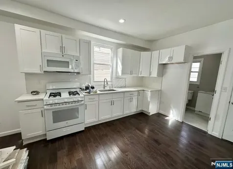 105 7th Street Newark NJ 07107