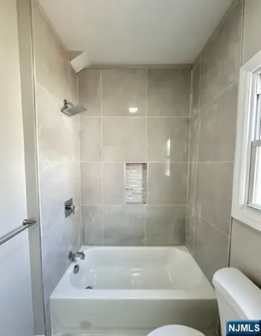 105 7th Street Newark NJ 07107