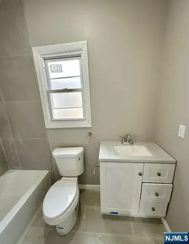 105 7th Street Newark NJ 07107