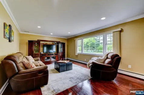 6 Linda Street Par-troy Hills Twp. NJ 07054