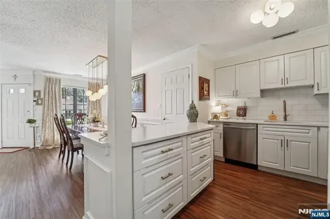 22 Eakens Court Mahwah NJ 07430