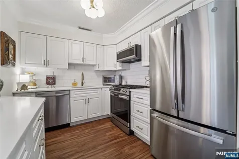 22 Eakens Court Mahwah NJ 07430