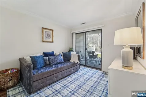 22 Eakens Court Mahwah NJ 07430