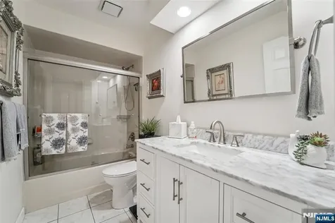 22 Eakens Court Mahwah NJ 07430
