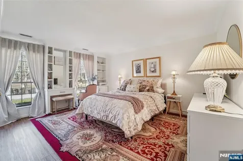 22 Eakens Court Mahwah NJ 07430