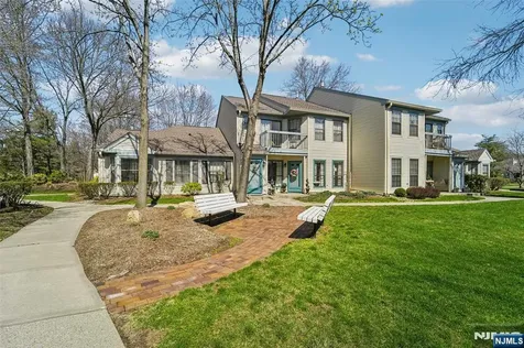 22 Eakens Court Mahwah NJ 07430