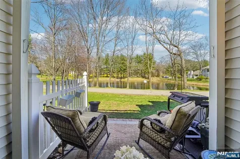 22 Eakens Court Mahwah NJ 07430