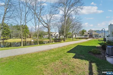 22 Eakens Court Mahwah NJ 07430