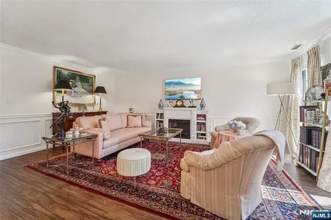 22 Eakens Court Mahwah NJ 07430