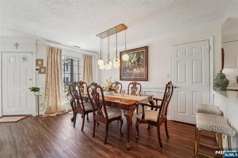 22 Eakens Court Mahwah NJ 07430