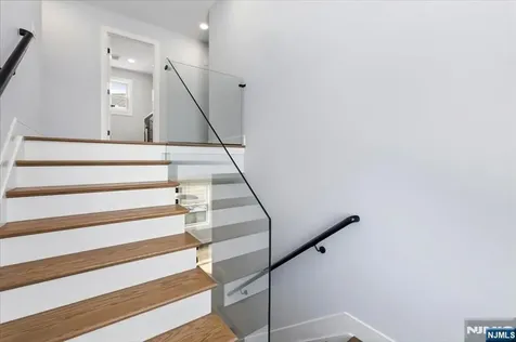 34 Zazzetti Street Waldwick NJ 07463