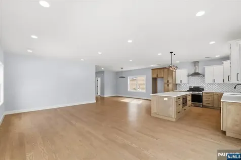 34 Zazzetti Street Waldwick NJ 07463