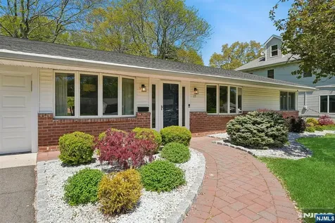 17 Tyndall Road South Brunswick NJ 08824