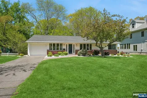 17 Tyndall Road South Brunswick NJ 08824