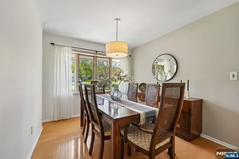 17 Tyndall Road South Brunswick NJ 08824