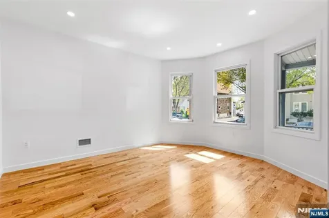 80 Union Place Ridgefield Park NJ 07660