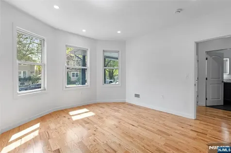 80 Union Place Ridgefield Park NJ 07660
