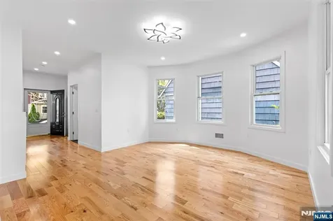 80 Union Place Ridgefield Park NJ 07660