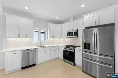 80 Union Place Ridgefield Park NJ 07660