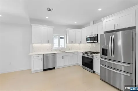 80 Union Place Ridgefield Park NJ 07660