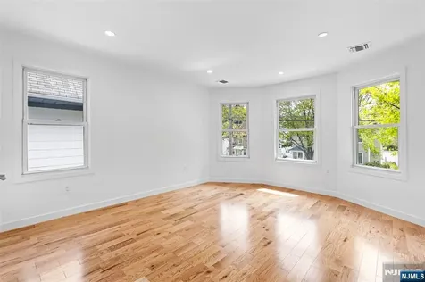 80 Union Place Ridgefield Park NJ 07660