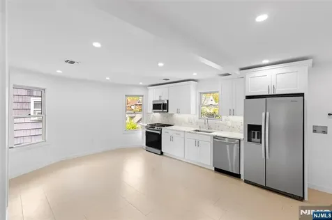 80 Union Place Ridgefield Park NJ 07660