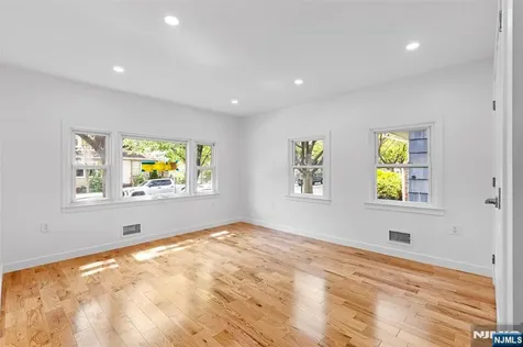 80 Union Place Ridgefield Park NJ 07660
