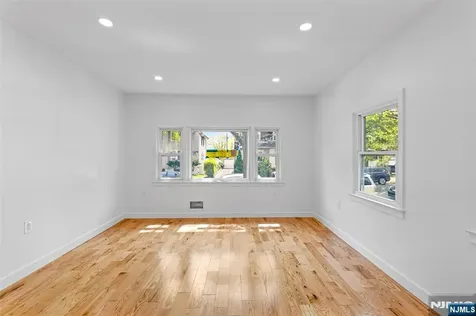 80 Union Place Ridgefield Park NJ 07660