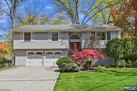 27 Pennsylvania Avenue Montvale NJ 07645