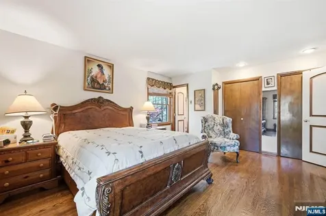 27 Pennsylvania Avenue Montvale NJ 07645