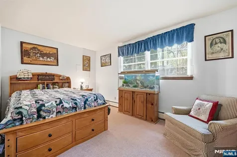 27 Pennsylvania Avenue Montvale NJ 07645