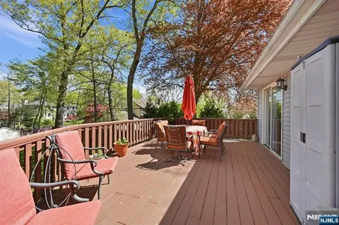 27 Pennsylvania Avenue Montvale NJ 07645
