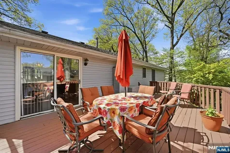 27 Pennsylvania Avenue Montvale NJ 07645