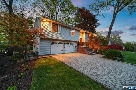 27 Pennsylvania Avenue Montvale NJ 07645