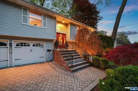27 Pennsylvania Avenue Montvale NJ 07645