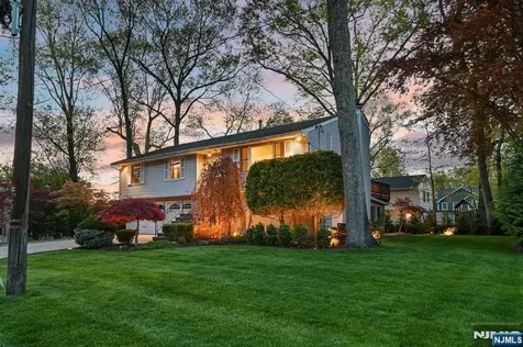 27 Pennsylvania Avenue Montvale NJ 07645