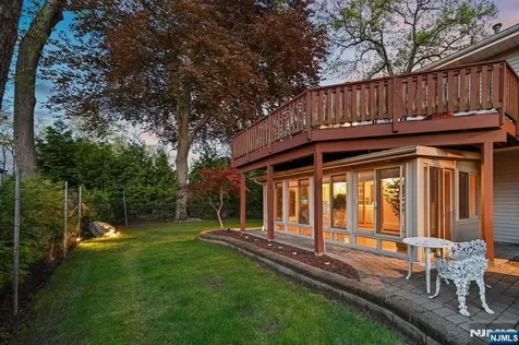 27 Pennsylvania Avenue Montvale NJ 07645