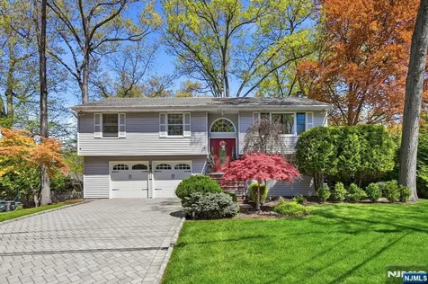 27 Pennsylvania Avenue Montvale NJ 07645