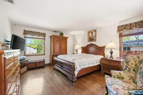 27 Pennsylvania Avenue Montvale NJ 07645