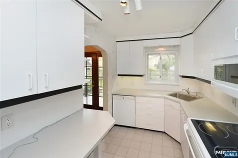 10 Williamson Place Fair Lawn NJ 07410