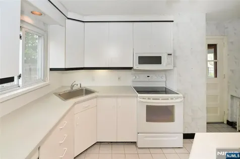 10 Williamson Place Fair Lawn NJ 07410