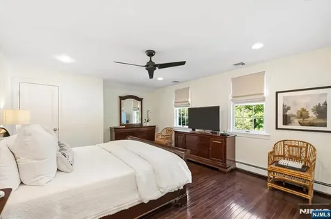 138 Melrose Place Ridgewood NJ 07450