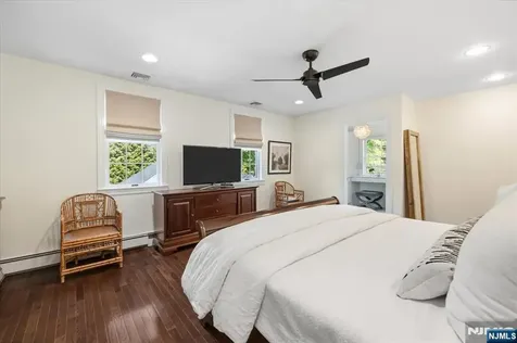 138 Melrose Place Ridgewood NJ 07450