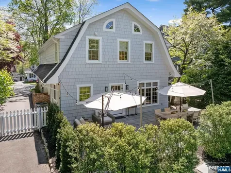 138 Melrose Place Ridgewood NJ 07450